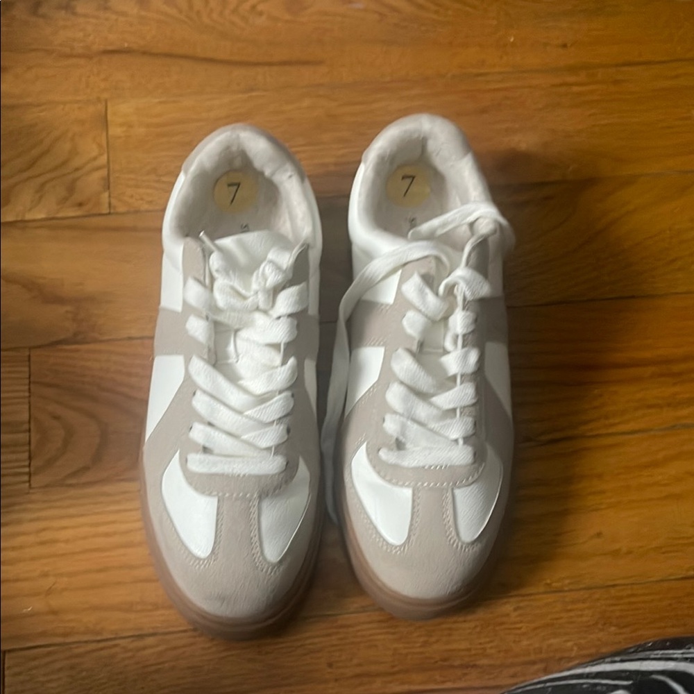 Sincerely Jules Women's Athletic Shoes - White and Tan